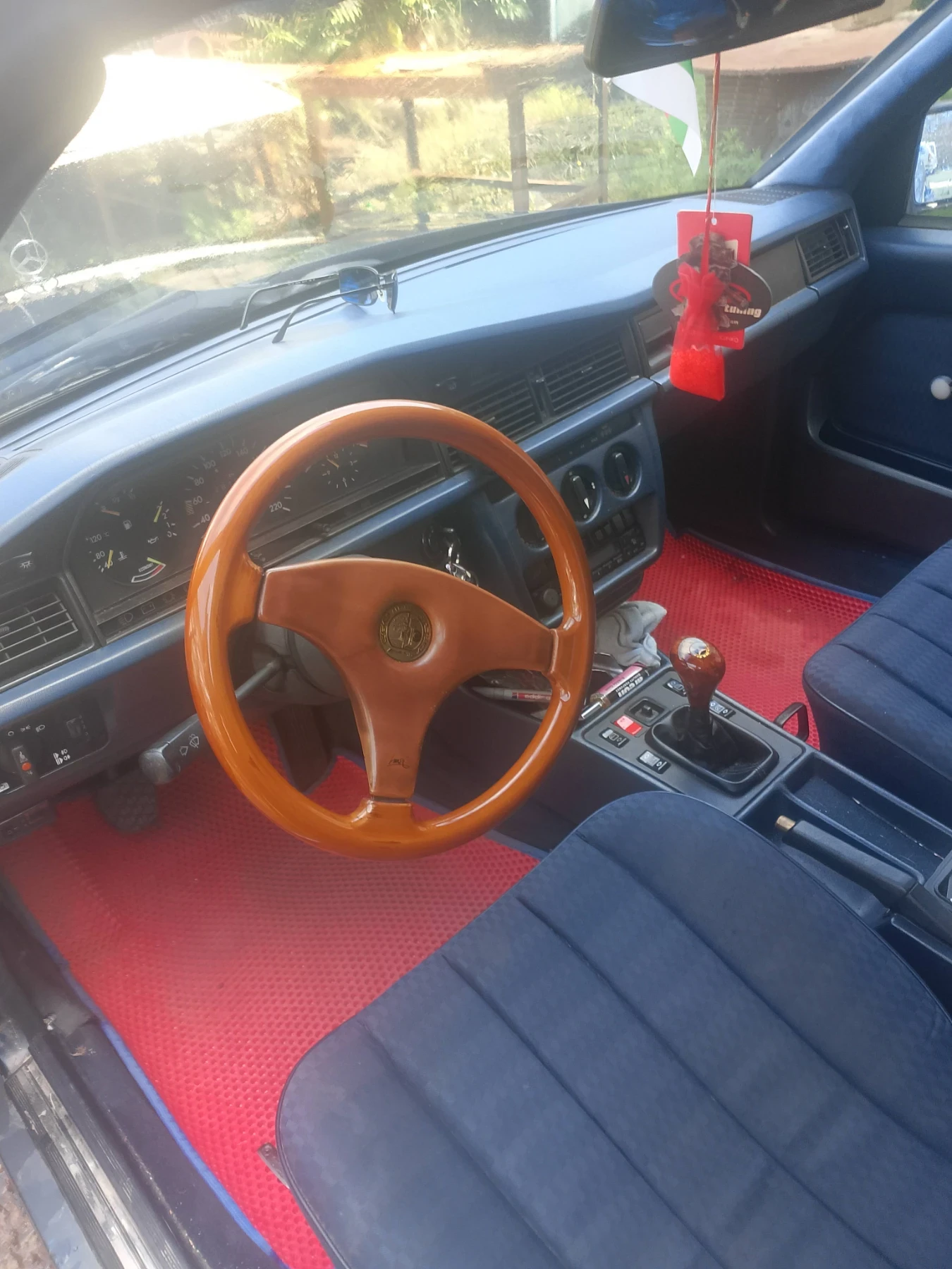 Mercedes-Benz 190, снимка 4 - Автомобили и джипове - 55977831