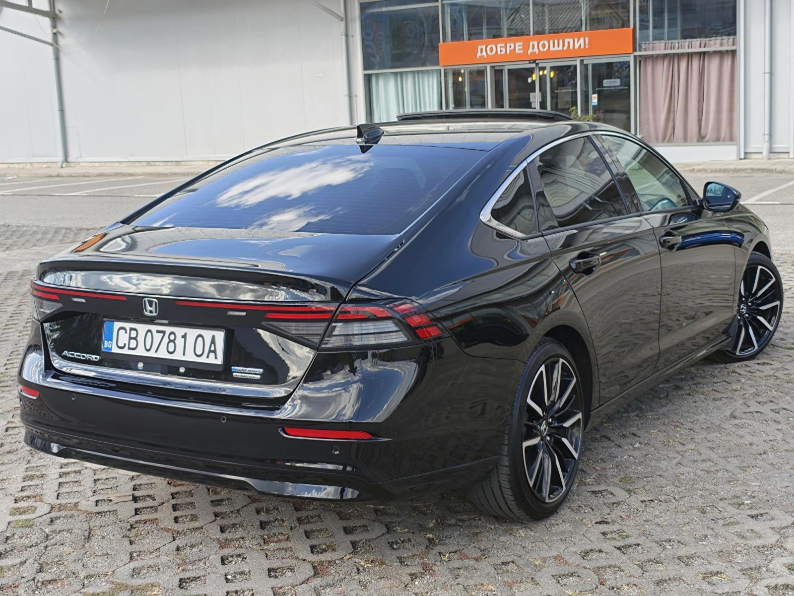 Honda Accord Hybrid Touring, снимка 3 - Автомобили и джипове - 56444177