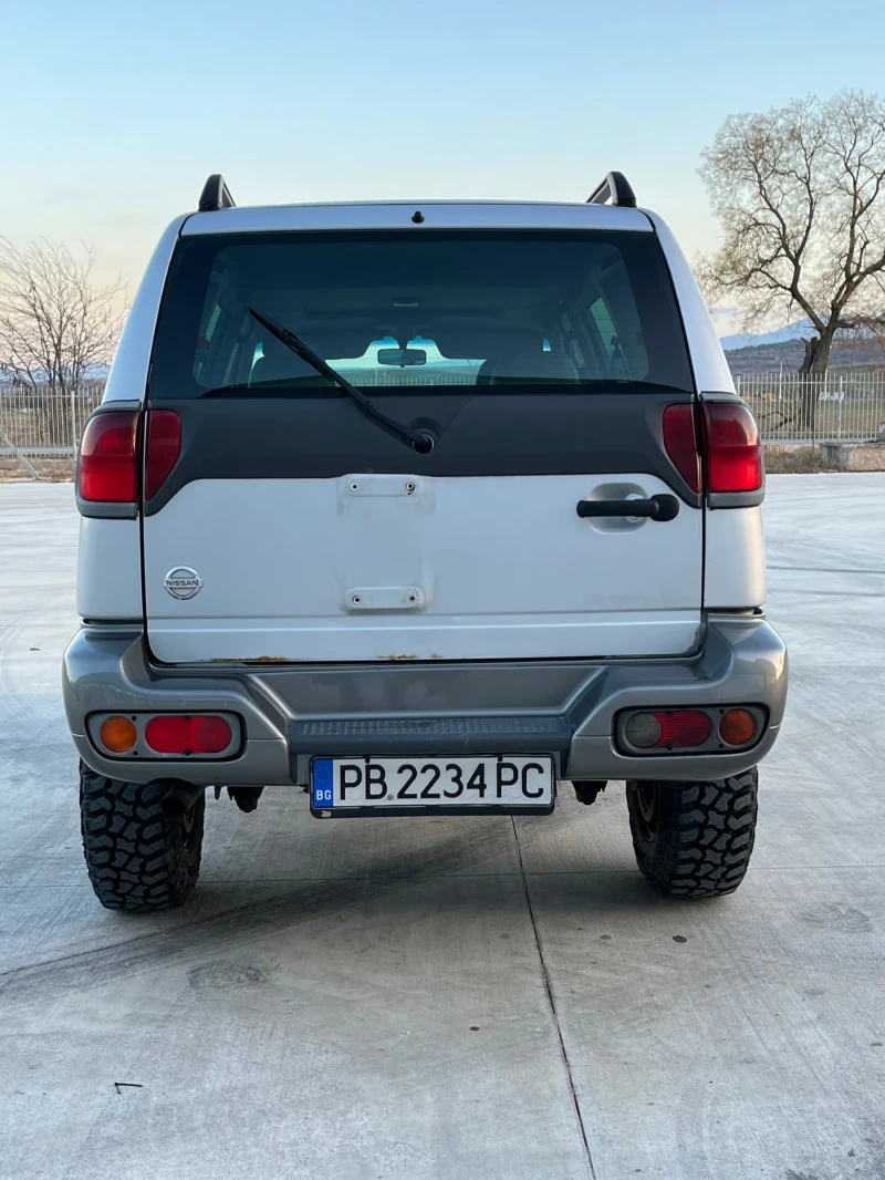 Nissan Terrano 3.0, снимка 4 - Автомобили и джипове - 48910472