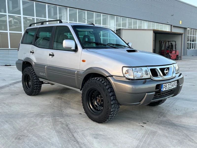 Nissan Terrano 3.0, снимка 7 - Автомобили и джипове - 48910472