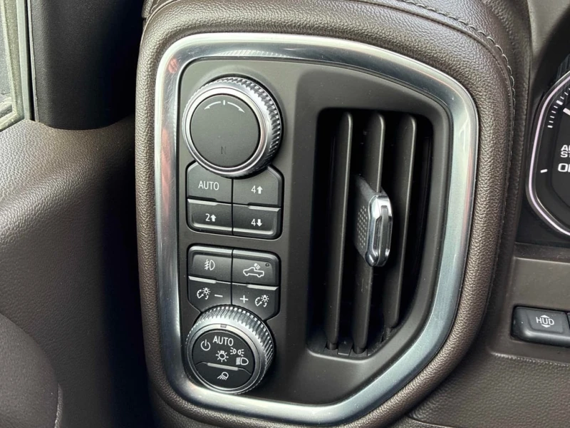 Gmc Sierra * Denali * CARFAX * 360 КАМЕРИ* ПОДГРЕВ* , снимка 16 - Автомобили и джипове - 53251938