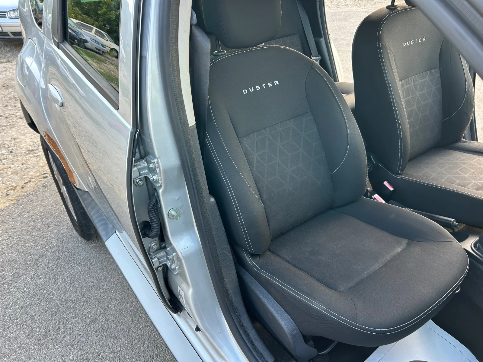 Dacia Duster 1.6i  - | Mobile.bg   16