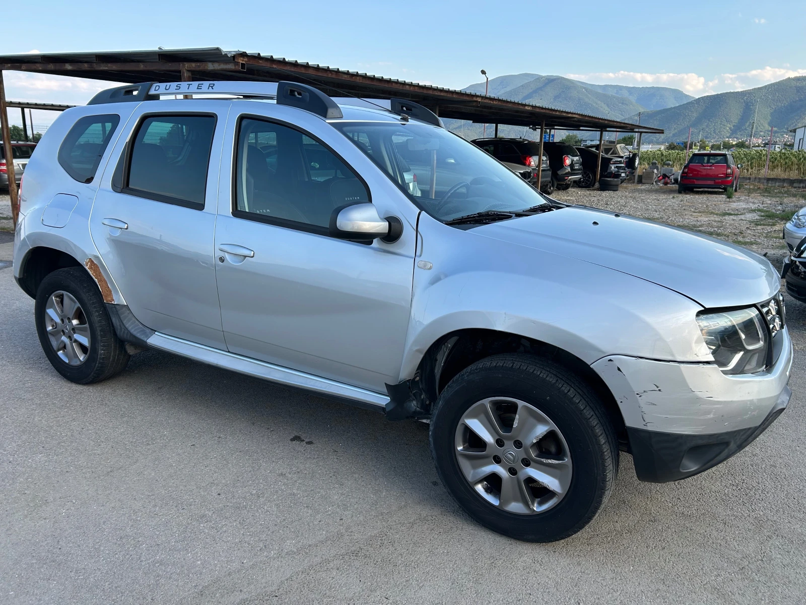 Dacia Duster 1.6i  ГАЗ-фабрична - изображение 4