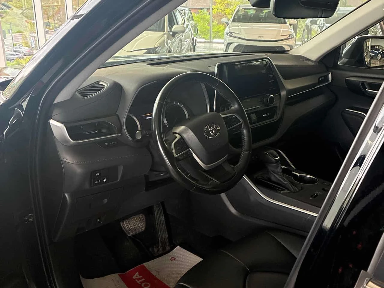 Toyota Highlander Hybrid XLE| PANO| ПОДГРЕВИ| KEYLESS| , снимка 5 - Автомобили и джипове - 54629138