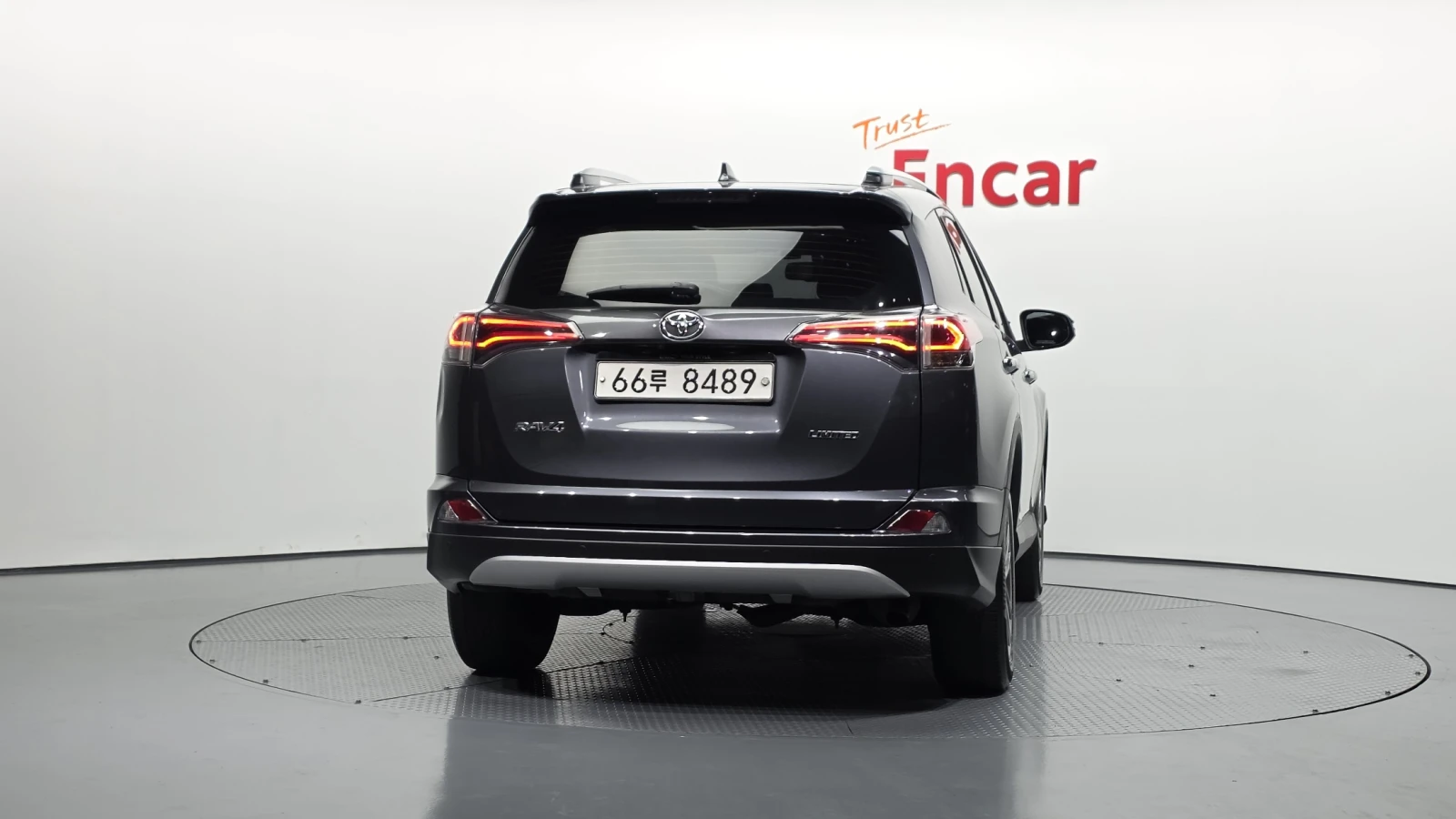 Toyota Rav4 2WD, снимка 4 - Автомобили и джипове - 54754202
