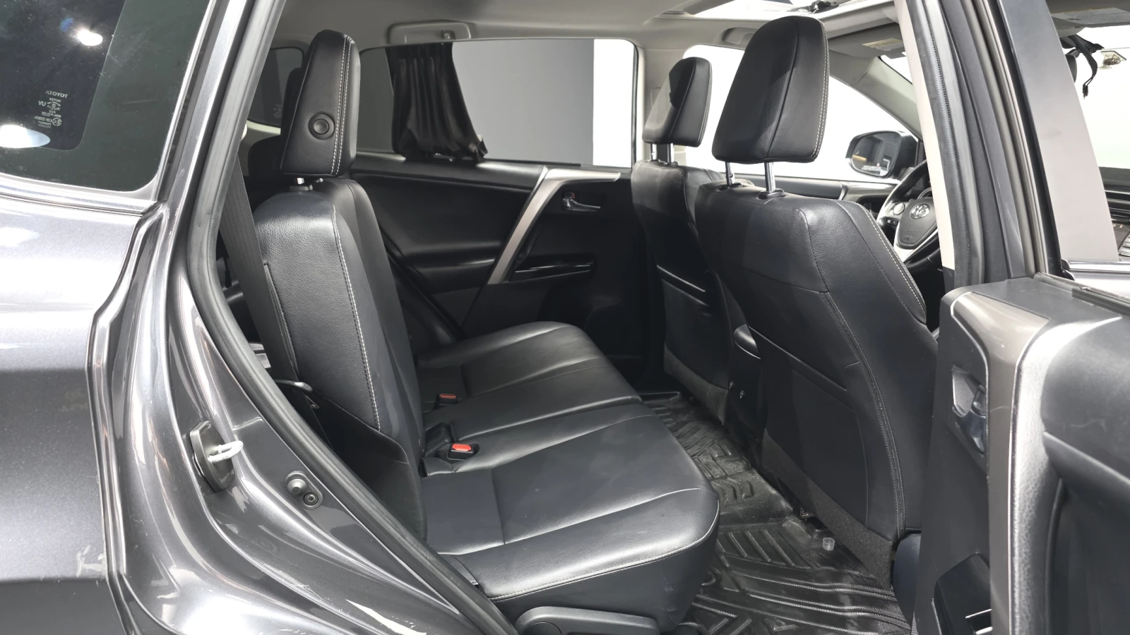 Toyota Rav4 2WD, снимка 14 - Автомобили и джипове - 54754202