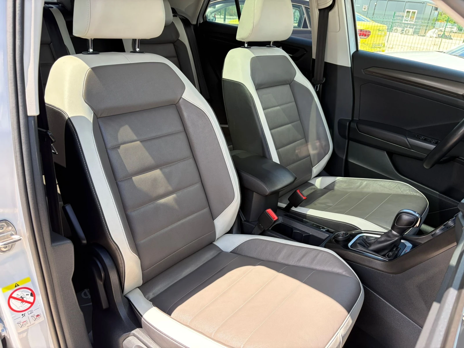 VW T-Roc Rline 2.0TDI 4MOTION DSG DIGITAL NAVI PANO PODGREV, снимка 10 - Автомобили и джипове - 54971051