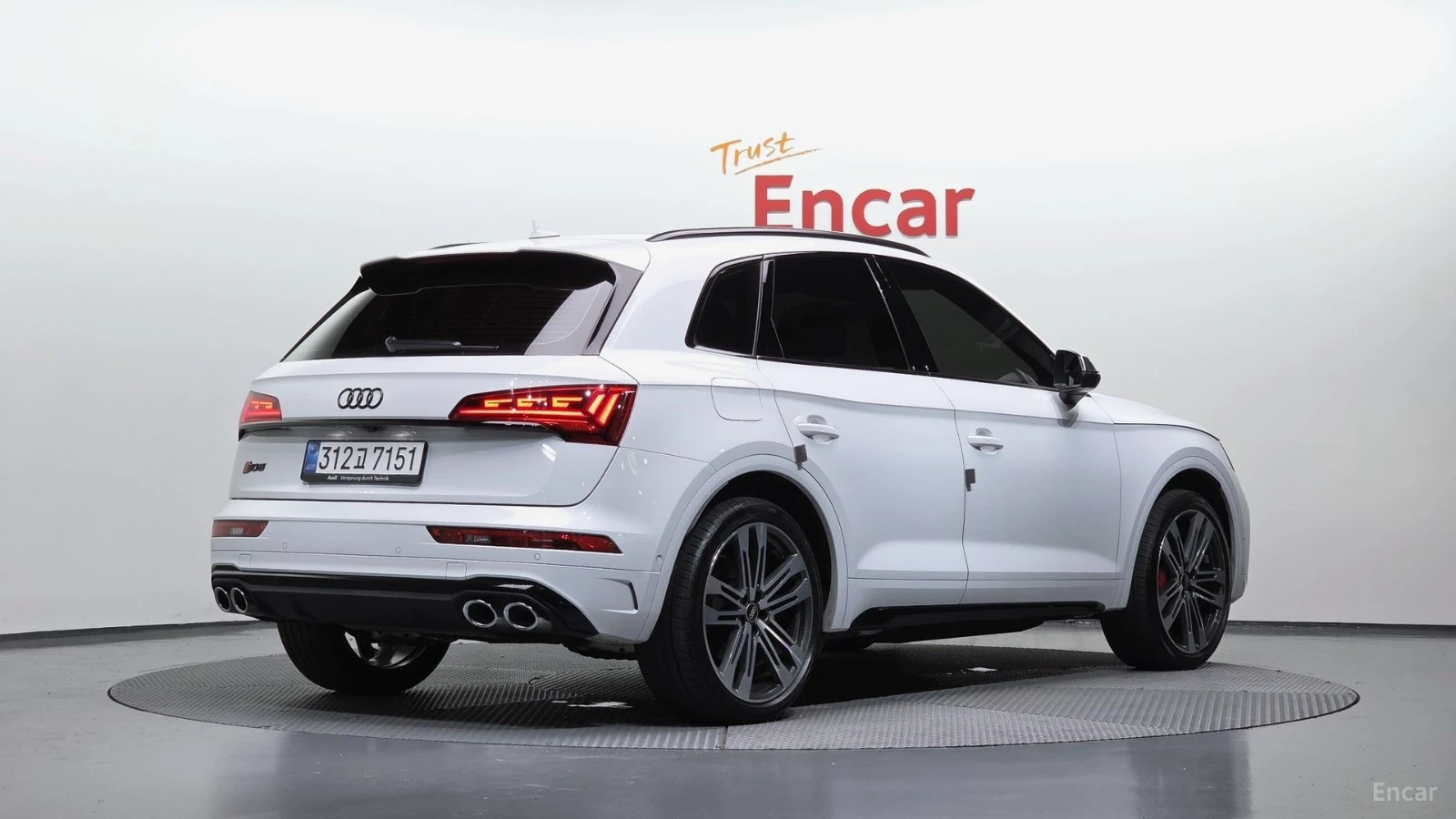 Audi SQ5 3.0 TFSI QUATTRO* HUD* 360* КОЖА* ПАНО* НАВИ, снимка 2 - Автомобили и джипове - 55450412