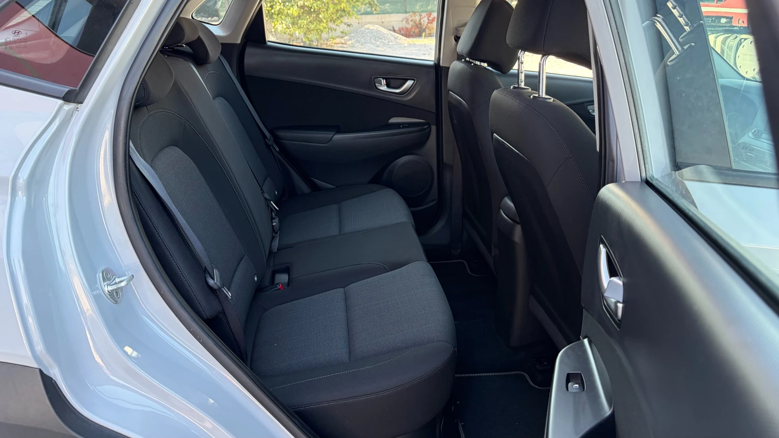 Hyundai Kona 1.6 Hybrid , снимка 11 - Автомобили и джипове - 55569000