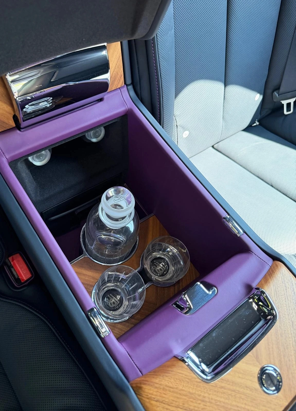 Rolls-Royce Cullinan 6.7 V12 AWD , снимка 13 - Автомобили и джипове - 56438109