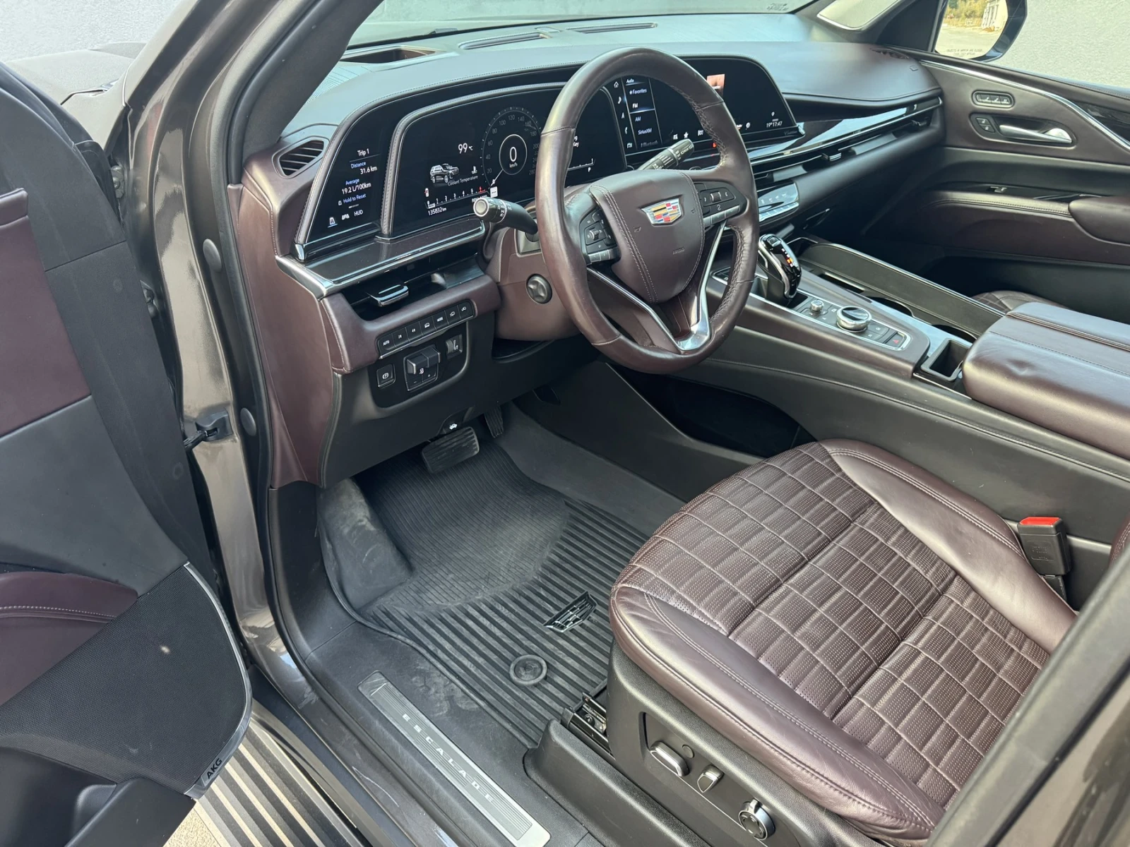 Cadillac Escalade 6.2 V8 Premium Luxury, снимка 9 - Автомобили и джипове - 56609745