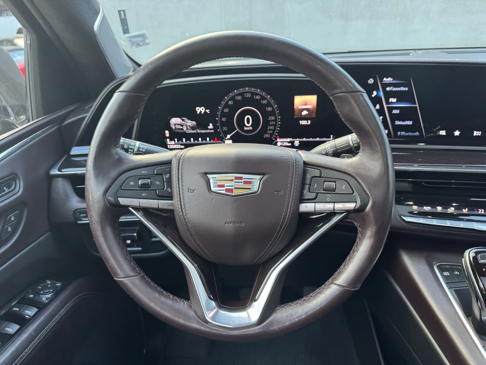 Cadillac Escalade 6.2 V8 Premium Luxury, снимка 12 - Автомобили и джипове - 56609745