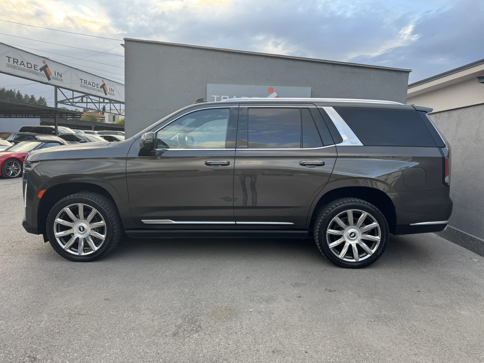 Cadillac Escalade 6.2 V8 Premium Luxury, снимка 7 - Автомобили и джипове - 56609745