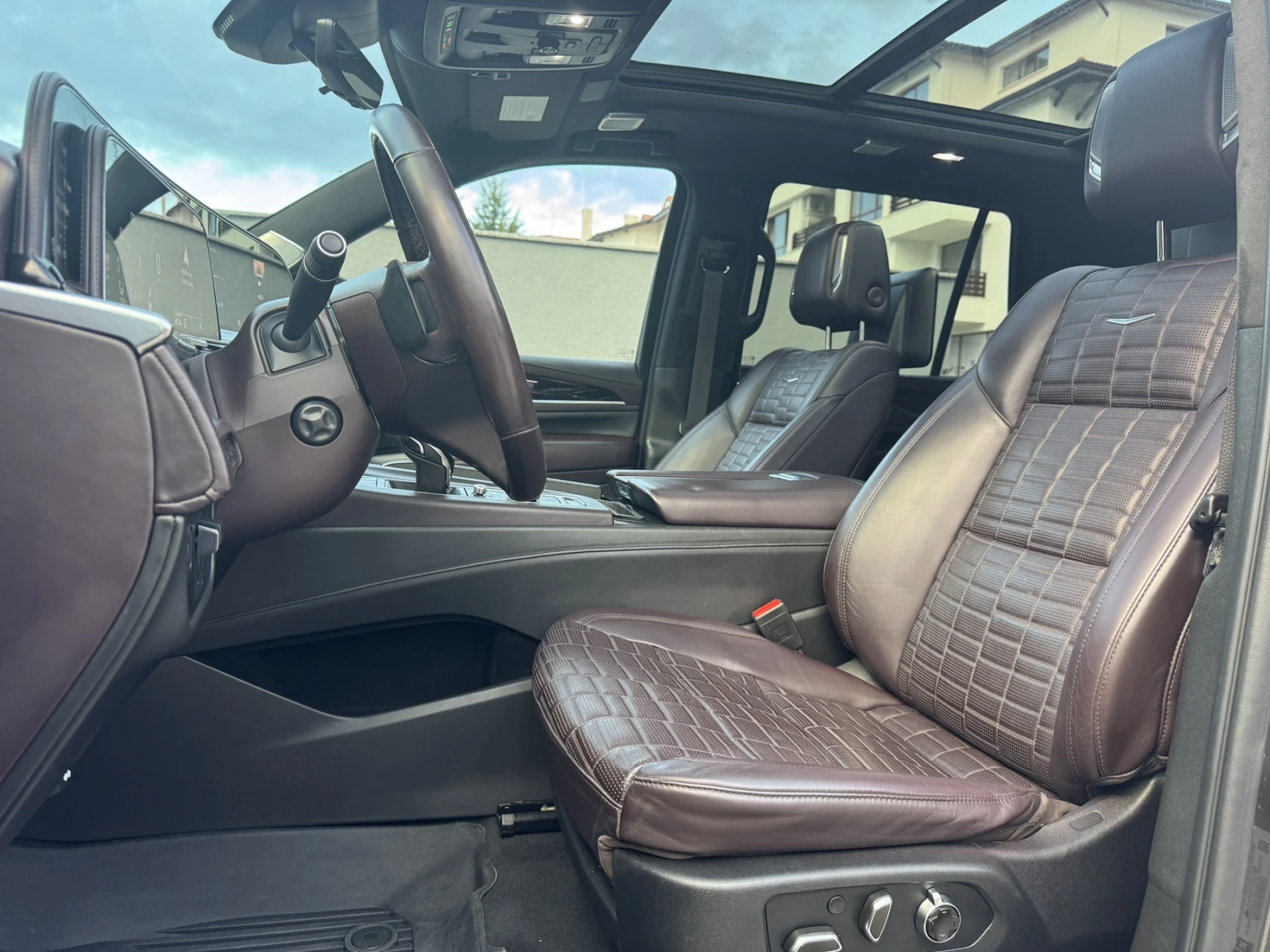 Cadillac Escalade 6.2 V8 Premium Luxury, снимка 10 - Автомобили и джипове - 56609745