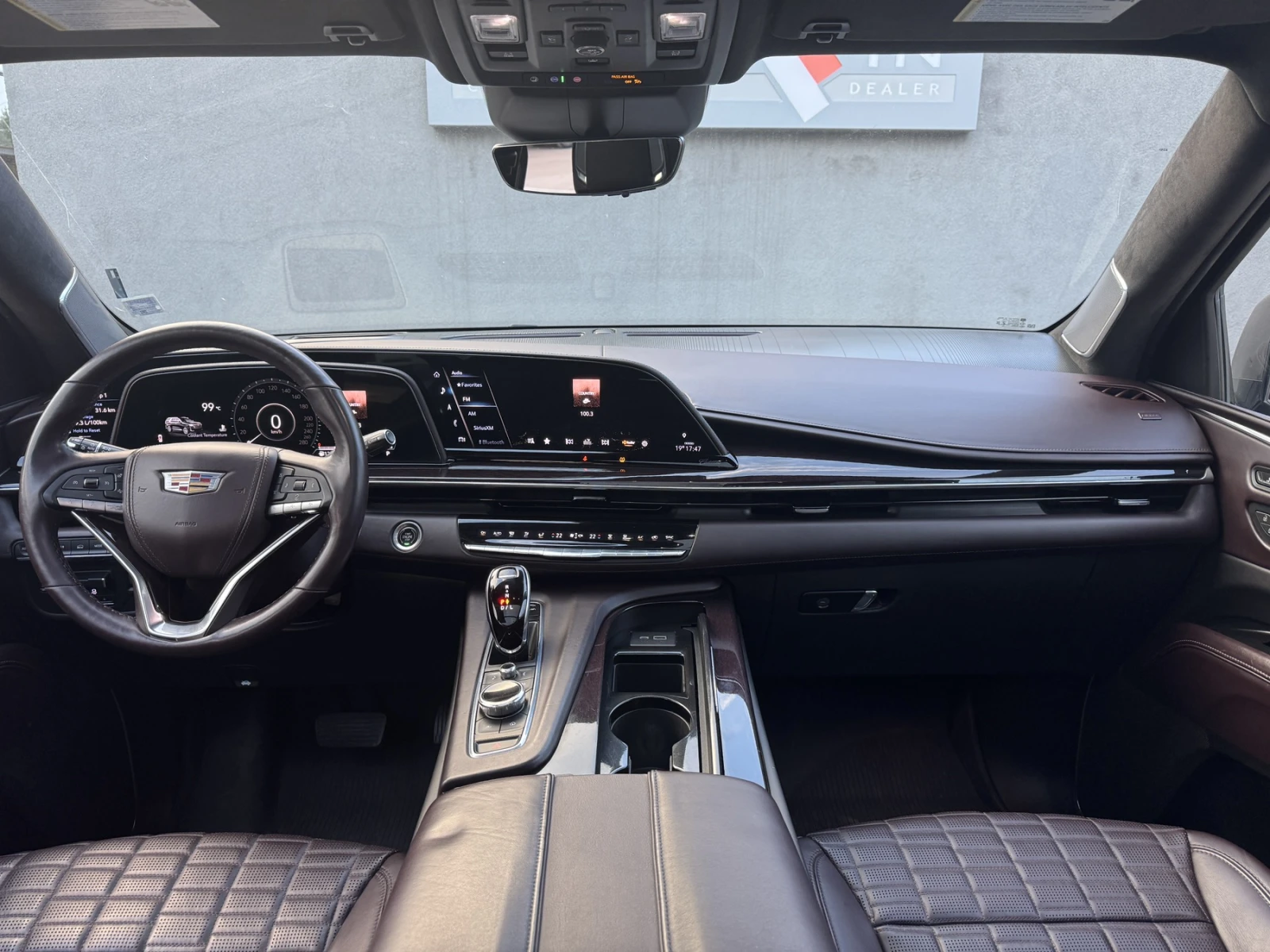 Cadillac Escalade 6.2 V8 Premium Luxury, снимка 11 - Автомобили и джипове - 56609745