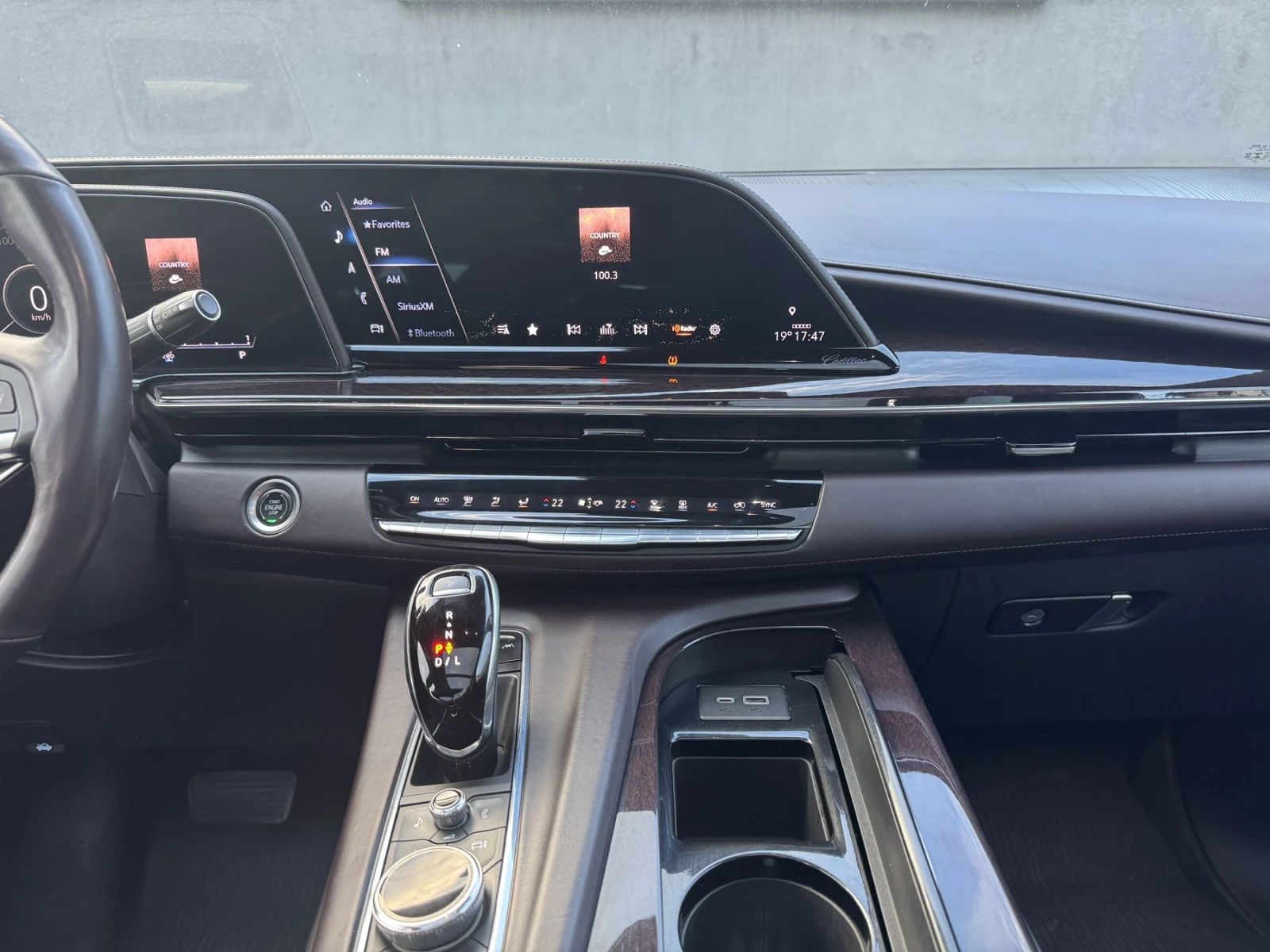 Cadillac Escalade 6.2 V8 Premium Luxury, снимка 14 - Автомобили и джипове - 56609745