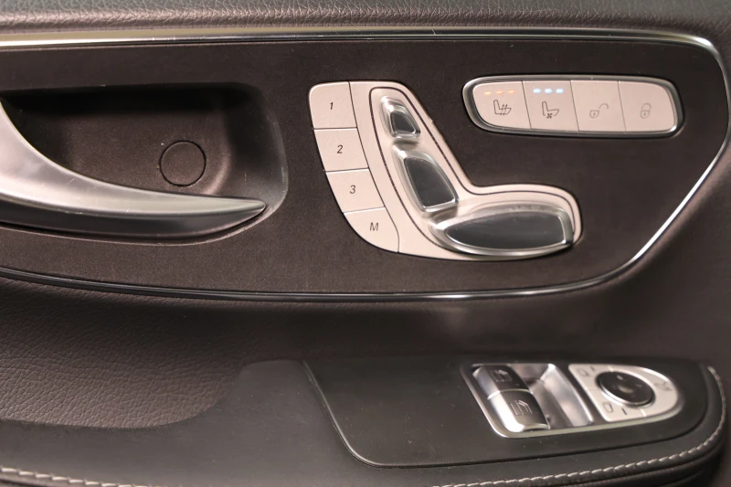 Mercedes-Benz V 300 d Avantgarde Edition Lang 4-MATIC AMG Paket, снимка 5 - Бусове и автобуси - 51933196