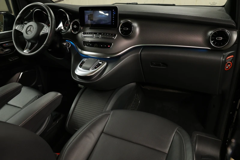 Mercedes-Benz V 300 d Avantgarde Edition Lang 4-MATIC AMG Paket, снимка 13 - Бусове и автобуси - 51933196