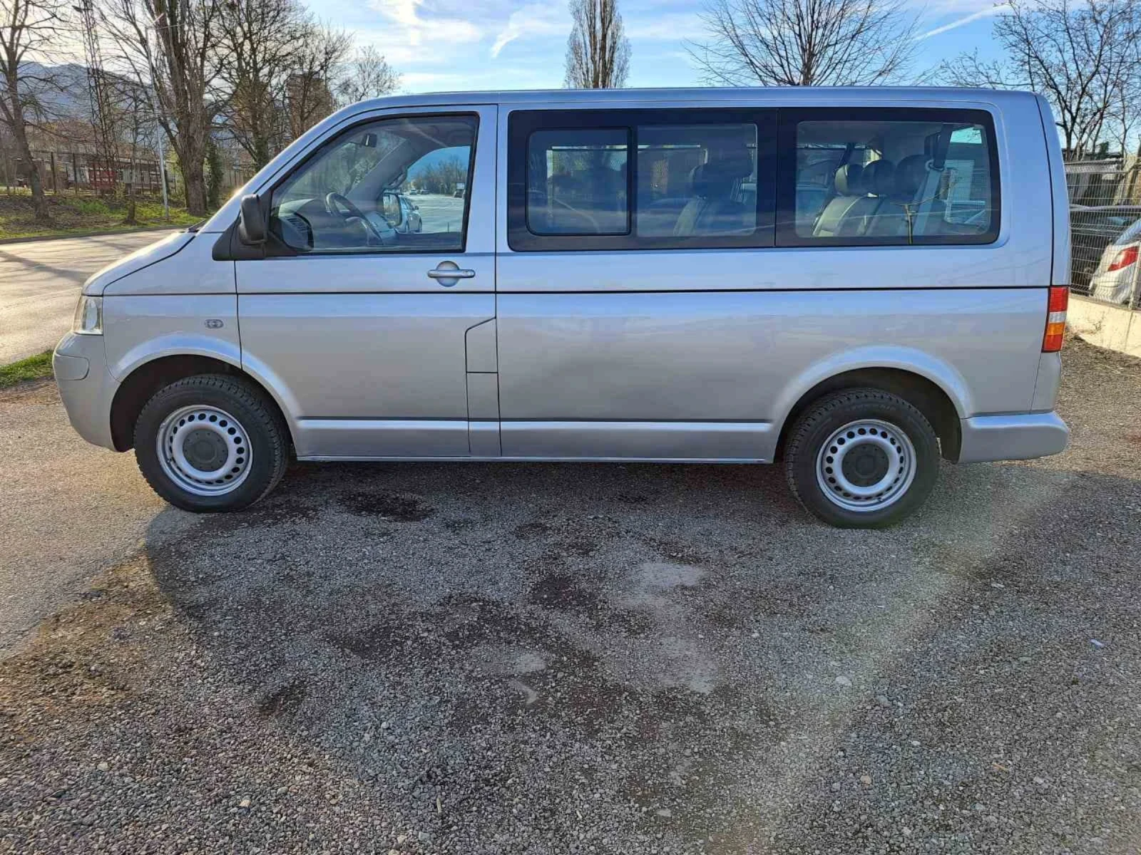 VW T5 1.9 KLIMA, снимка 4 - Бусове и автобуси - 54114361