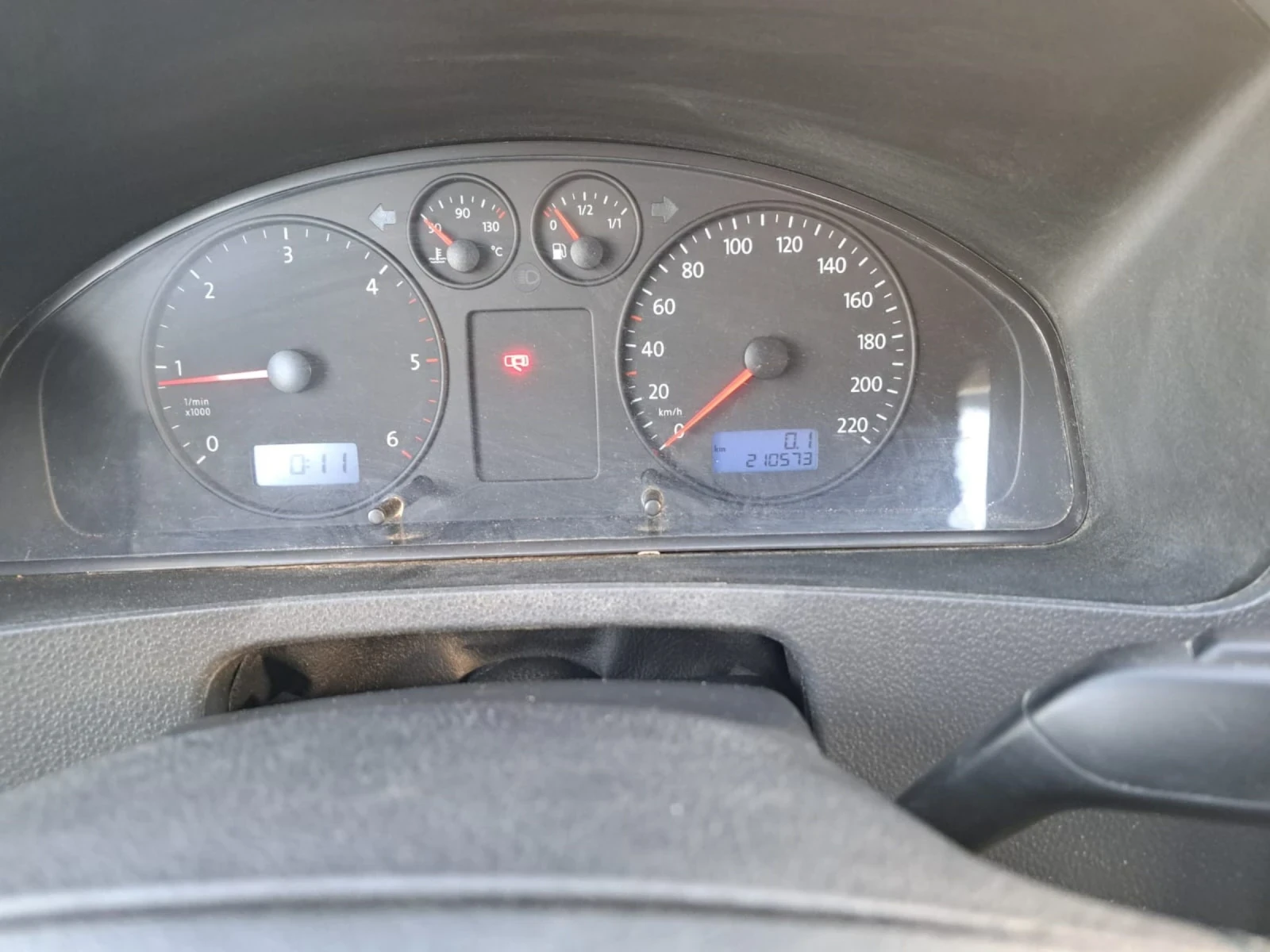 VW T5 1.9 KLIMA, снимка 13 - Бусове и автобуси - 54114361