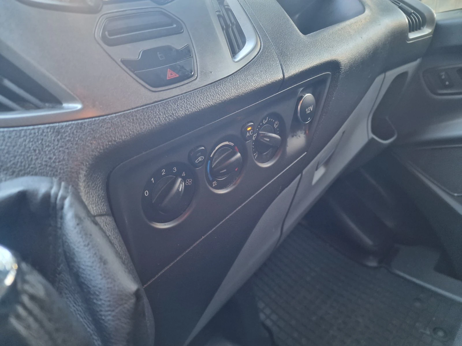 Ford Transit Custom, снимка 10 - Бусове и автобуси - 56570638