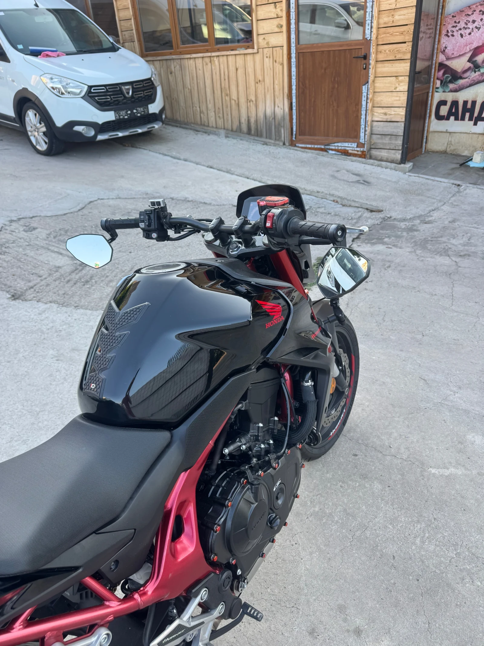 Honda Hornet 755-A2 -34.6KW-Швейцария Като Чисто Нов, снимка 8 - Мотоциклети и мототехника - 55607289