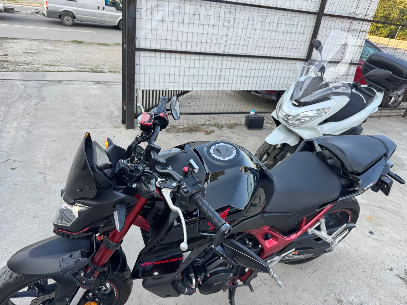 Honda Hornet 755-A2 -34.6KW-Швейцария Като Чисто Нов, снимка 11 - Мотоциклети и мототехника - 55607289