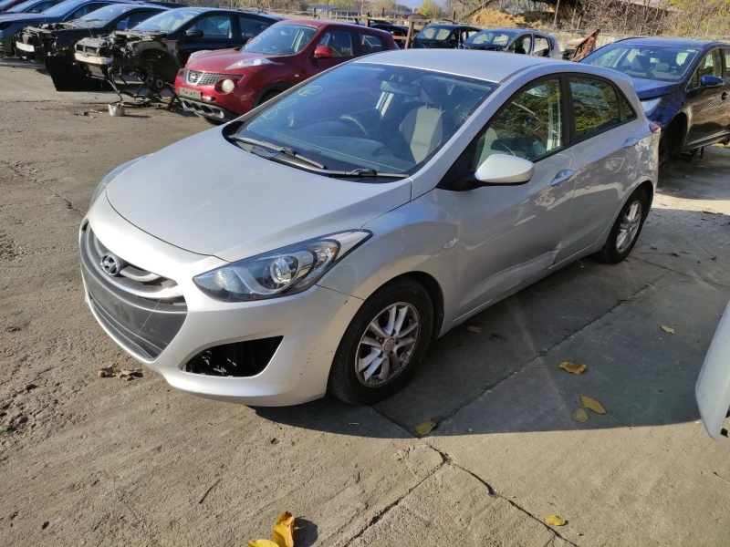 Hyundai I30 1.6CRDI, снимка 6 - Автомобили и джипове - 39858096