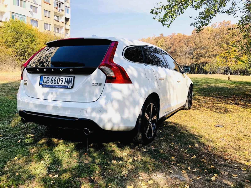 Volvo V60, снимка 13 - Автомобили и джипове - 47085063