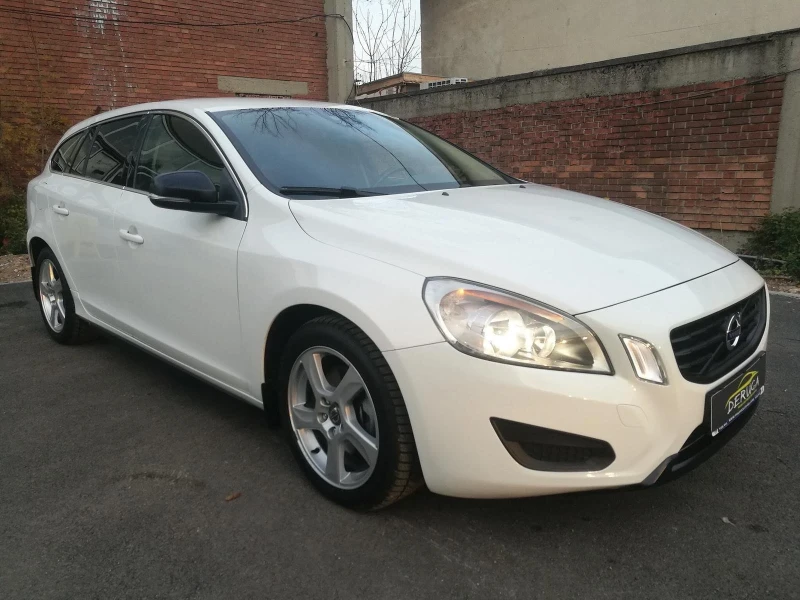 Volvo V60, снимка 11 - Автомобили и джипове - 47085063