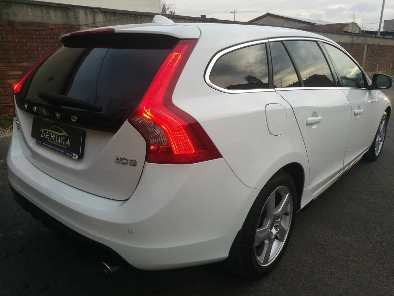 Volvo V60, снимка 9 - Автомобили и джипове - 47085063