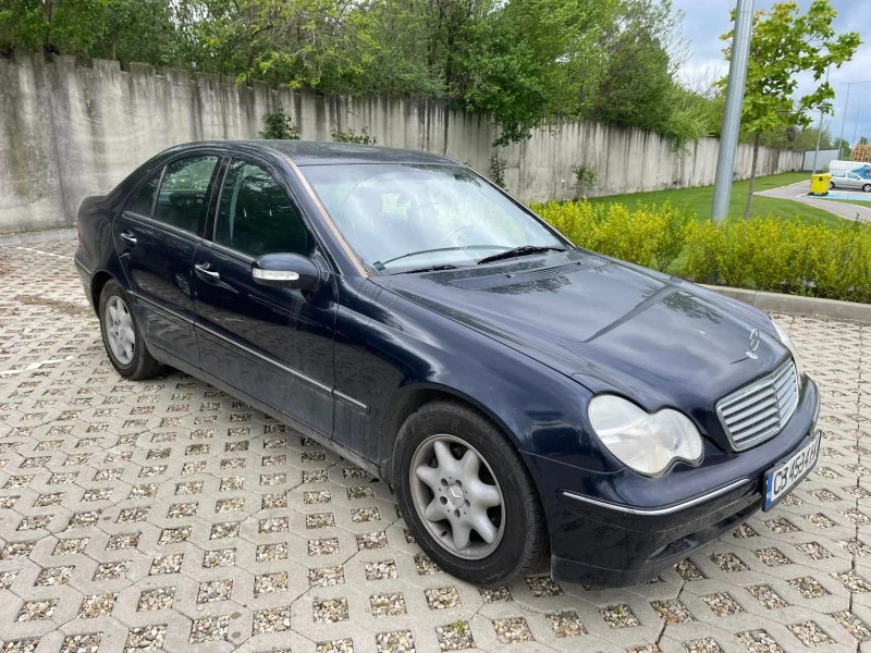 Mercedes-Benz C 220, снимка 2 - Автомобили и джипове - 48304490