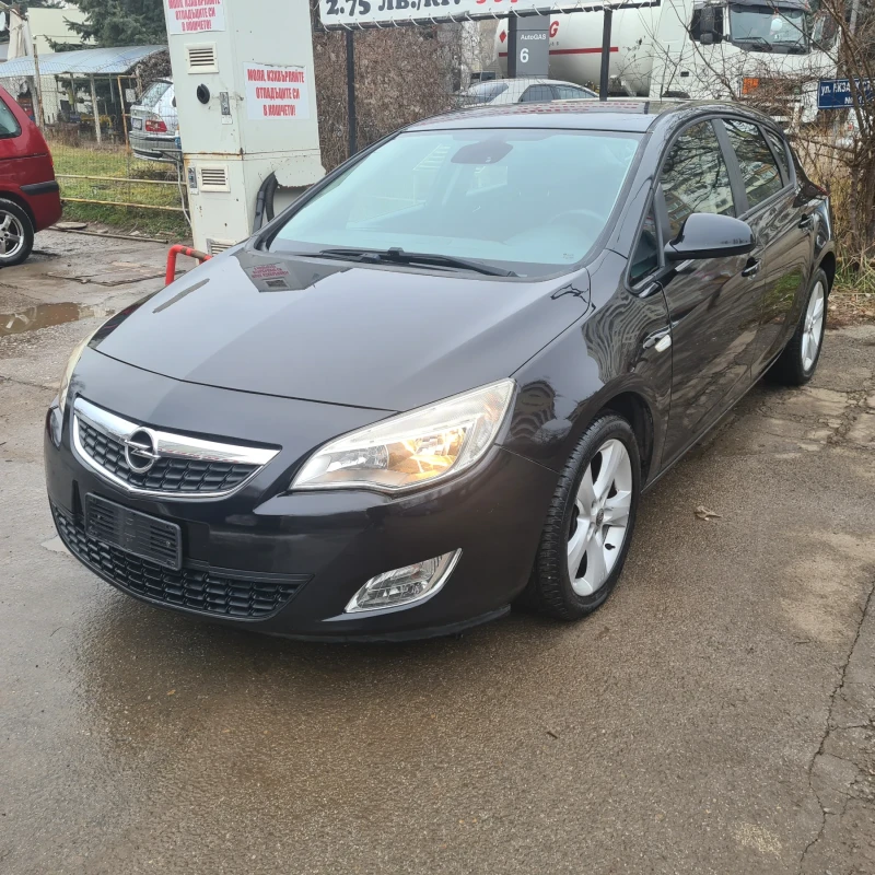 Opel Astra 1.4 i, снимка 4 - Автомобили и джипове - 48907789