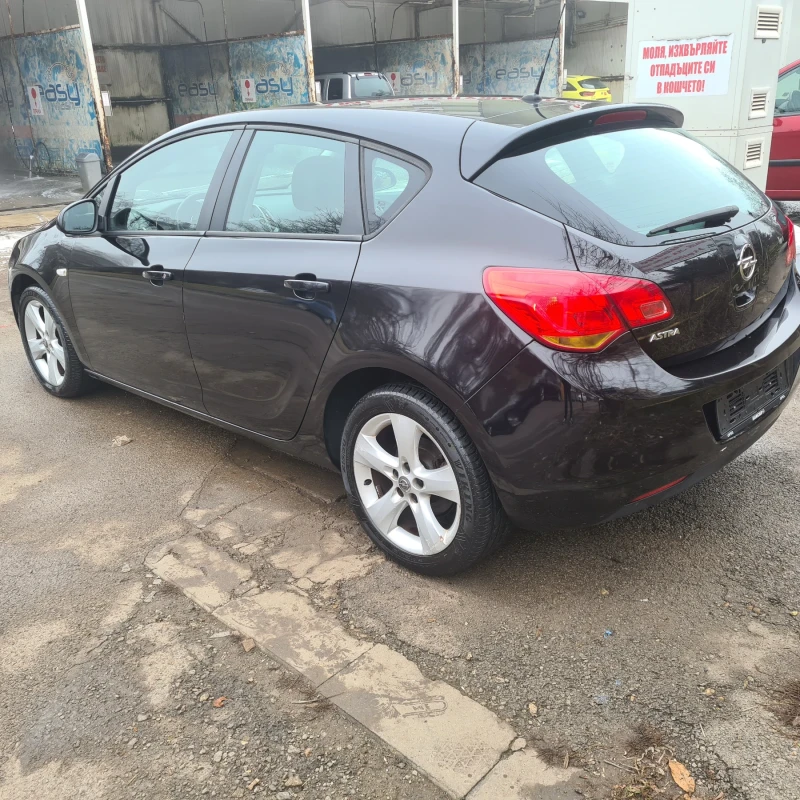 Opel Astra 1.4 i, снимка 6 - Автомобили и джипове - 48907789