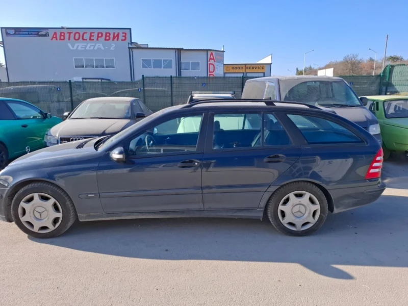 Mercedes-Benz C 220, снимка 3 - Автомобили и джипове - 49215289