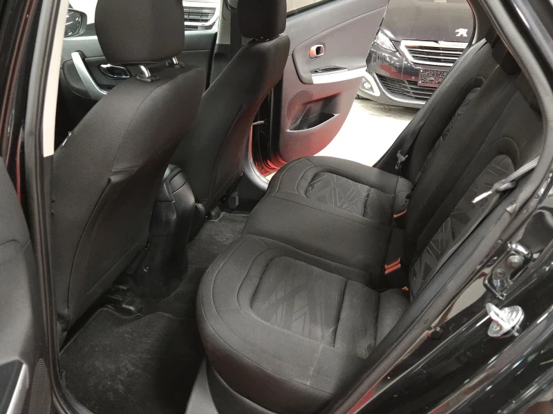 Kia Ceed 1.6CRDI 128кс / Камера / Обслужена, снимка 12 - Автомобили и джипове - 51050636