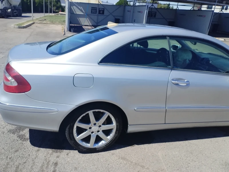 Mercedes-Benz CLK 270 cdi 170 коня , снимка 2 - Автомобили и джипове - 52080162