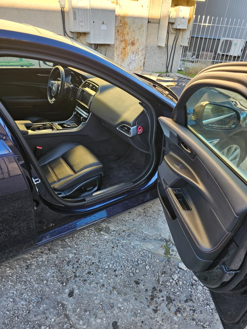 Jaguar XE 2.0 D, снимка 9 - Автомобили и джипове - 52414390