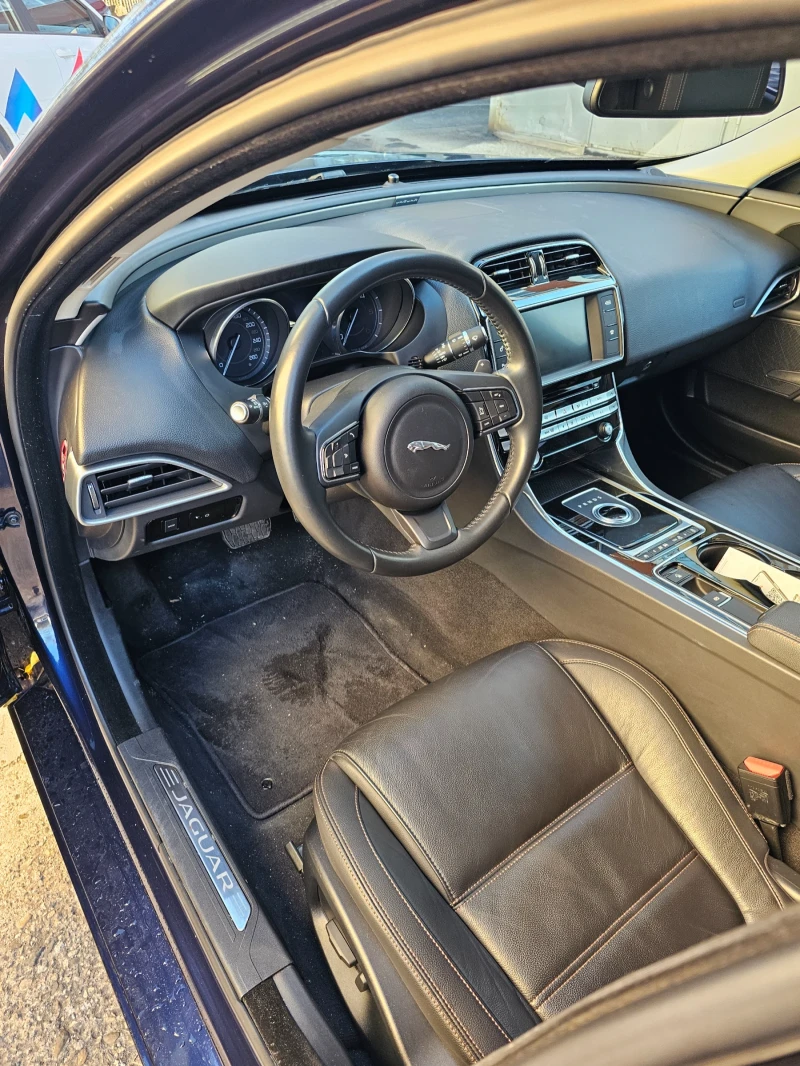 Jaguar XE 2.0 D, снимка 5 - Автомобили и джипове - 52414390