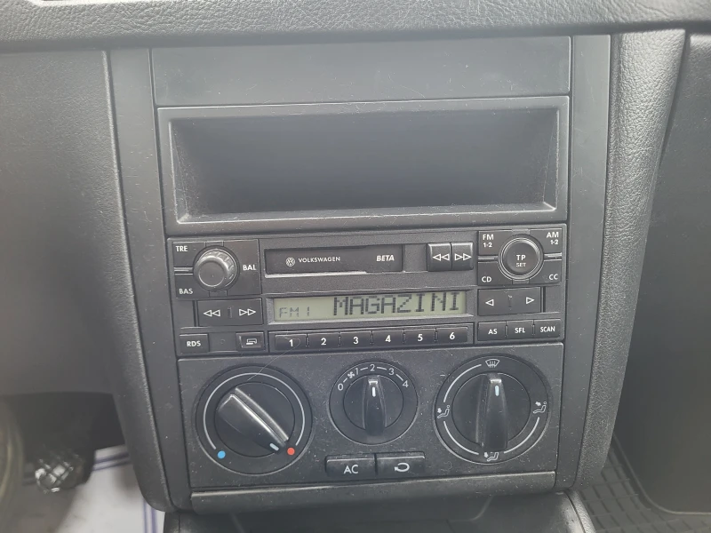 VW Golf 1.9TDi, снимка 16 - Автомобили и джипове - 52618590