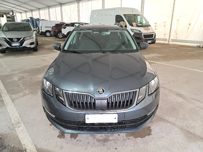 Skoda Octavia 108 000км 1.6tdi 116к.с Фейслифт, снимка 7 - Автомобили и джипове - 48144732