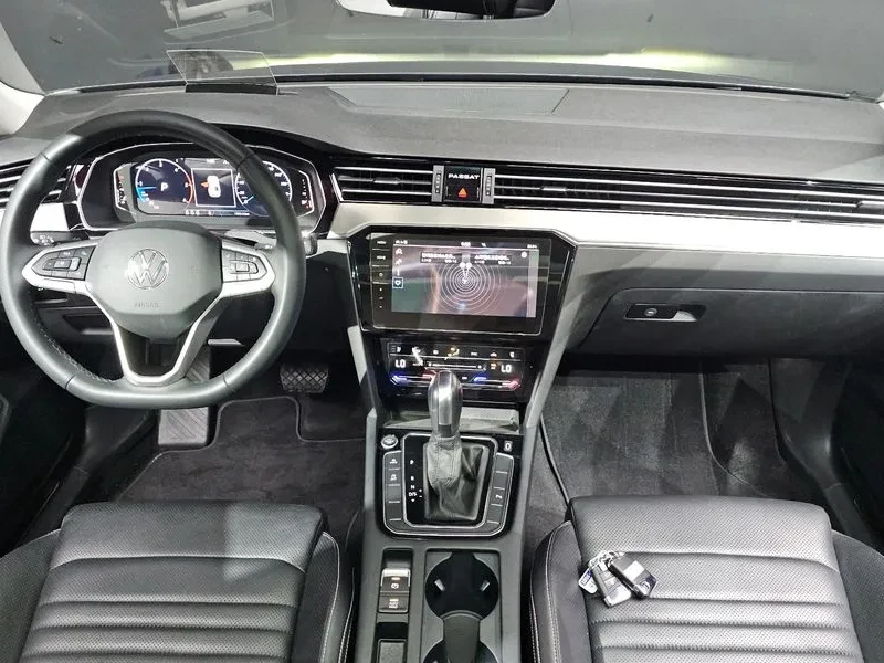 VW Passat 2.0 Tdi Prestige, снимка 7 - Автомобили и джипове - 56116498