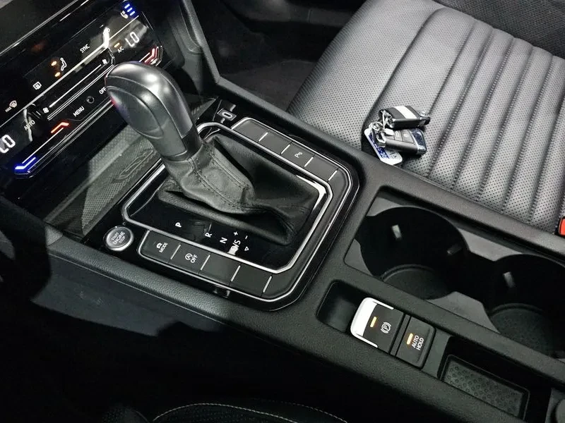 VW Passat 2.0 Tdi Prestige, снимка 9 - Автомобили и джипове - 56116498