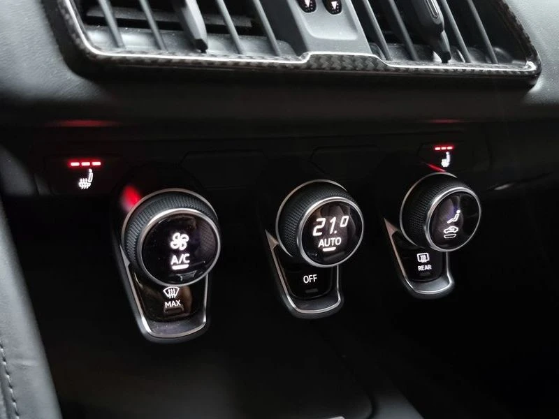 Audi R8 5.2 V10 Performance Coupe| 620к.с., снимка 16 - Автомобили и джипове - 56162205
