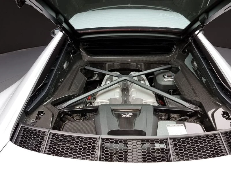 Audi R8 5.2 V10 Performance Coupe| 620к.с., снимка 6 - Автомобили и джипове - 56162205