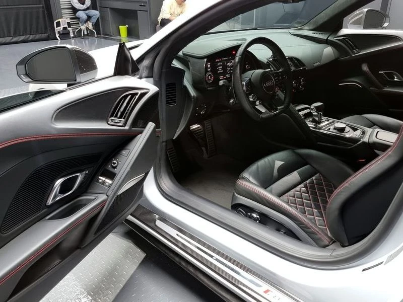 Audi R8 5.2 V10 Performance Coupe| 620к.с., снимка 10 - Автомобили и джипове - 56162205