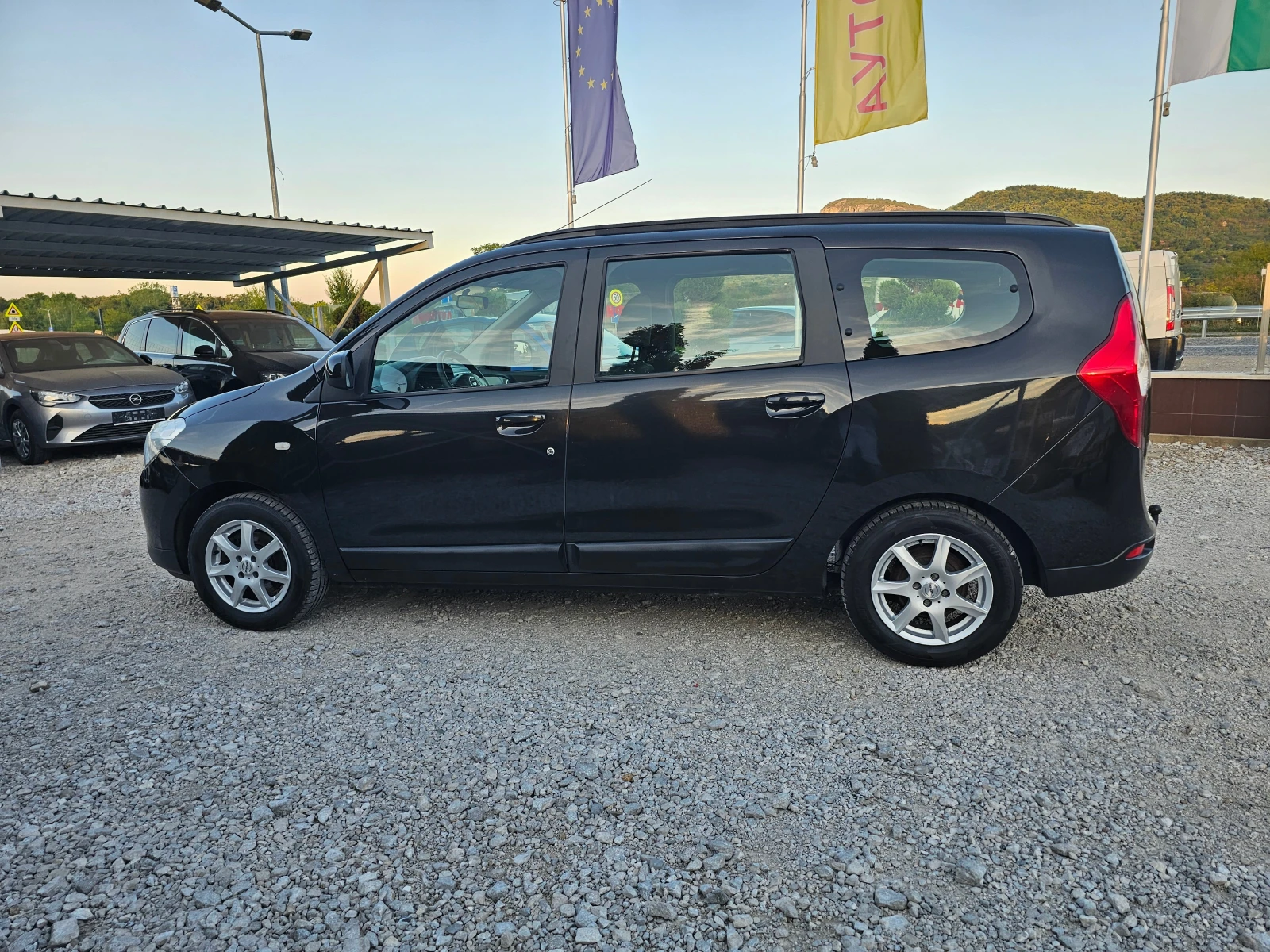 Dacia Lodgy 1.5DCI 6+ 1РЕАЛНИ КИЛОМЕТРИ - изображение 2