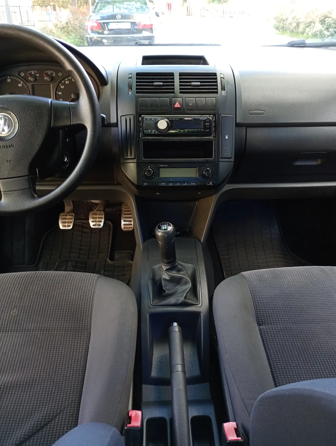 VW Polo 1.4 TDI Facelift 80hp Климатроник Халогени Уникалн - изображение 7