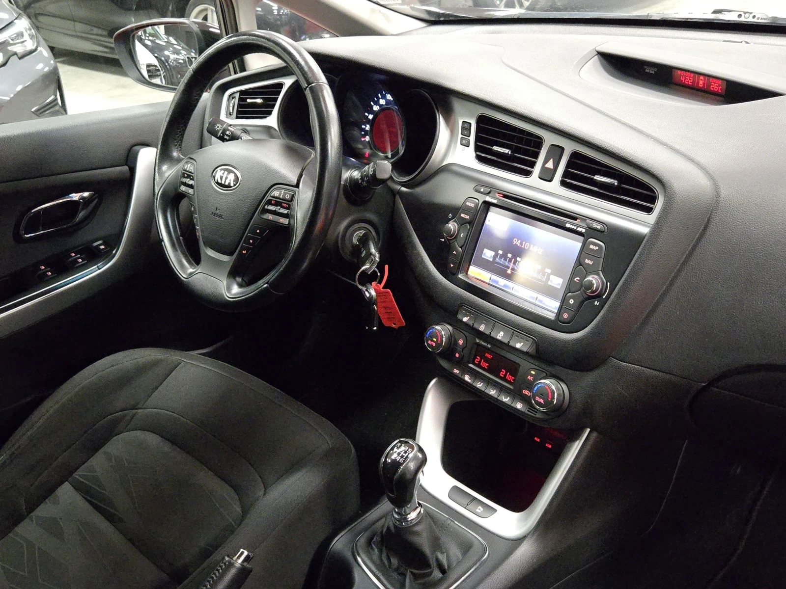 Kia Ceed 1.6CRDI 128кс / Камера / Обслужена - изображение 8