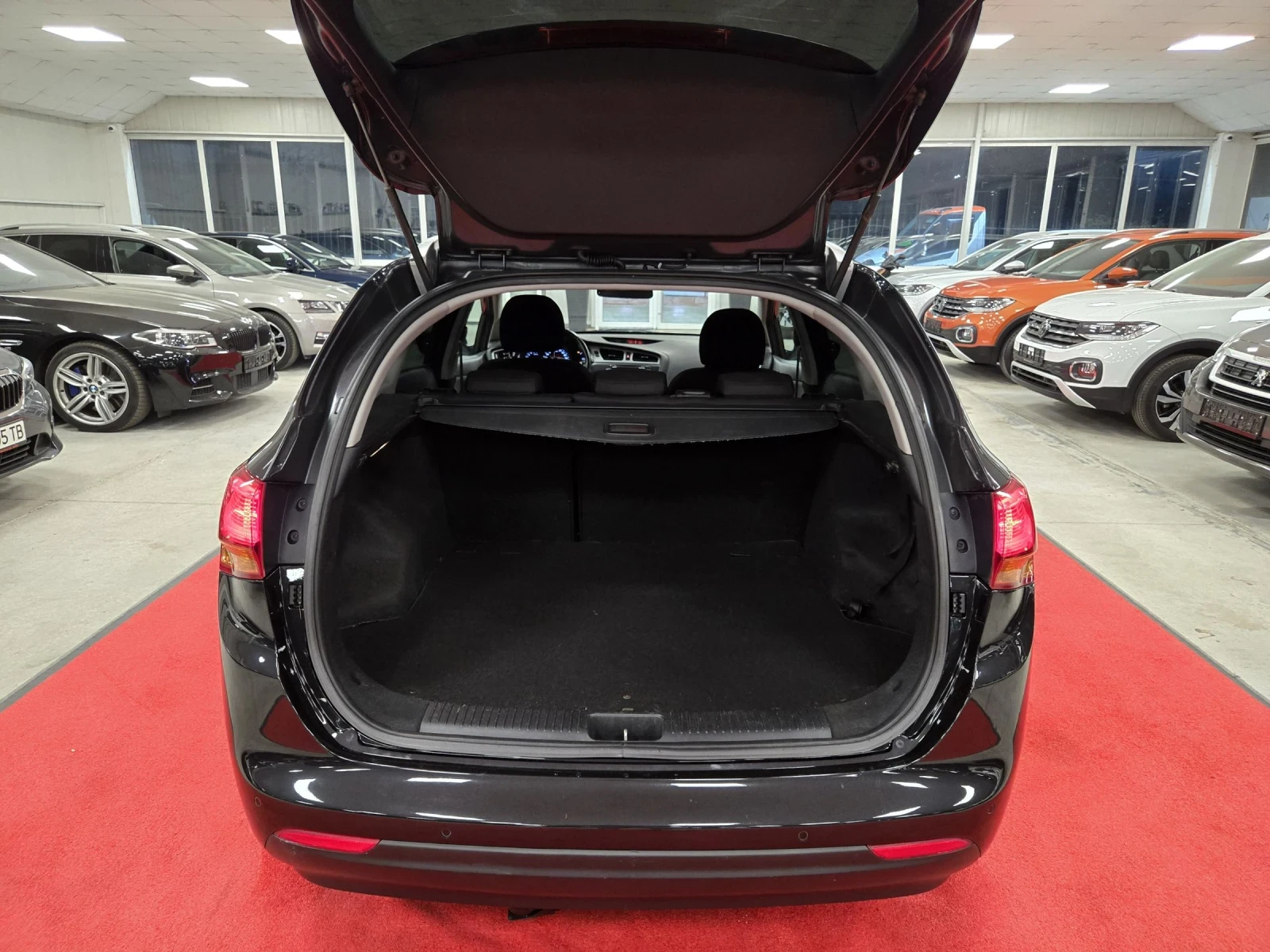 Kia Ceed 1.6CRDI 128кс / Камера / Обслужена | Mobile.bg — изображение 13